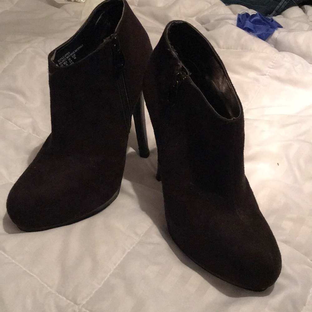 Sofia Veragara high bootie heels